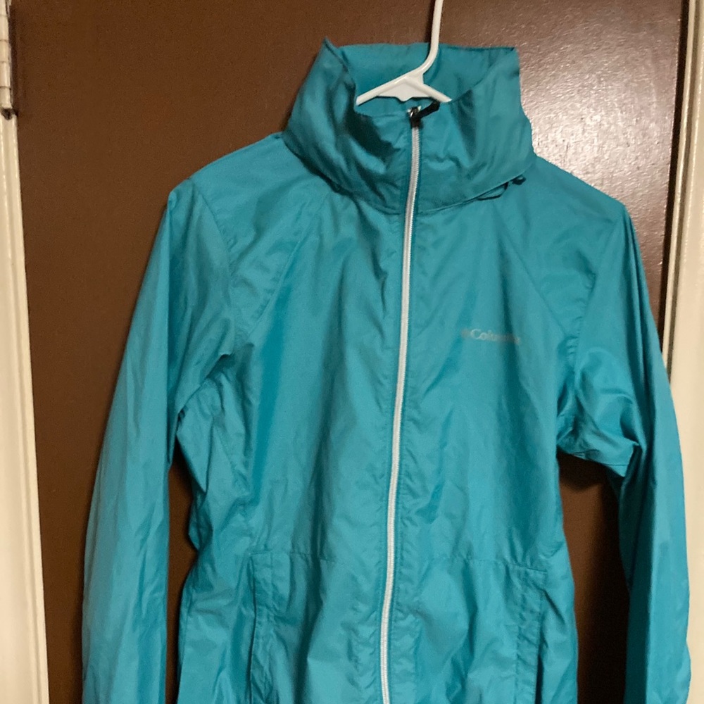 Women’s Columbia Windbreaker Jacket.